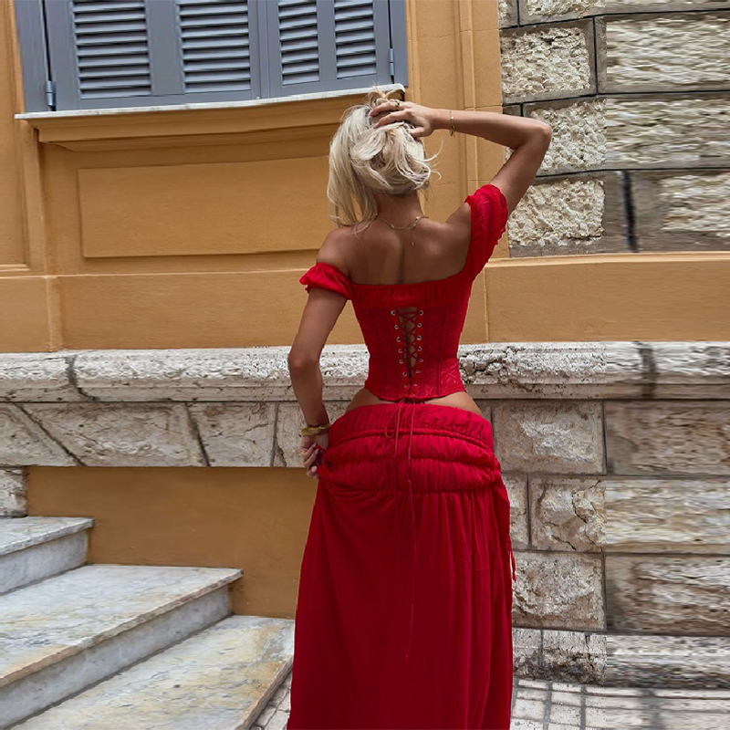 Chic Red Off Shoulder Corset T - Elastic Lace Trim recension och pris