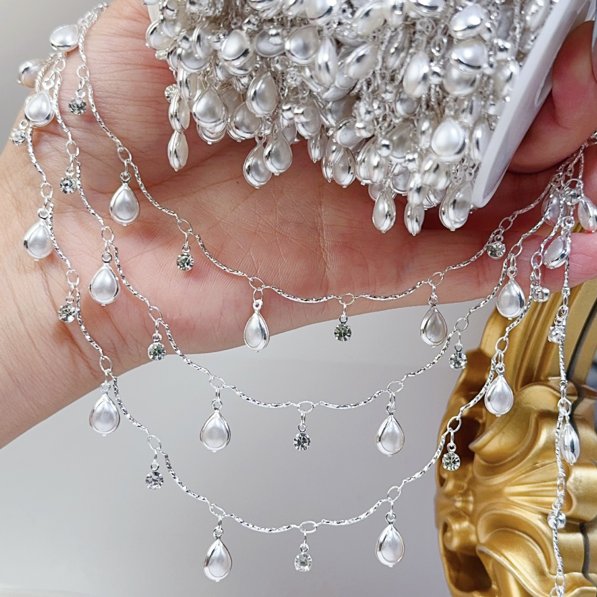 0.5/1/2M Exquisite Curved Stic - Pearl Trim Chain recension och pris