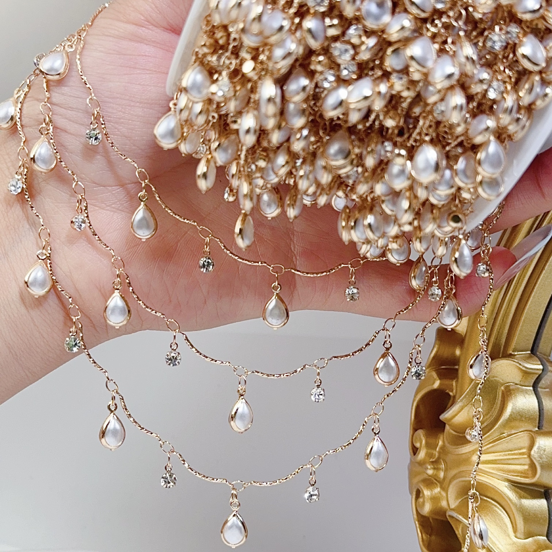 0.5/1/2M Exquisite Curved Stic - Pearl Trim Chain recension och pris