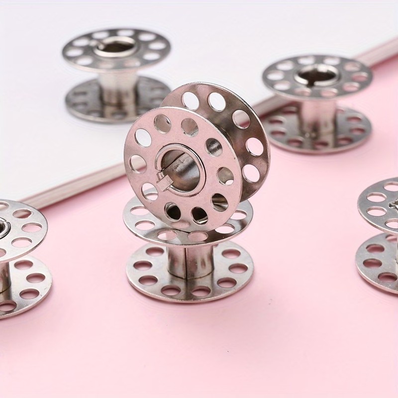 94Pcs Rustproof Metal Bobbins, - Embroidery Craft recension och pris