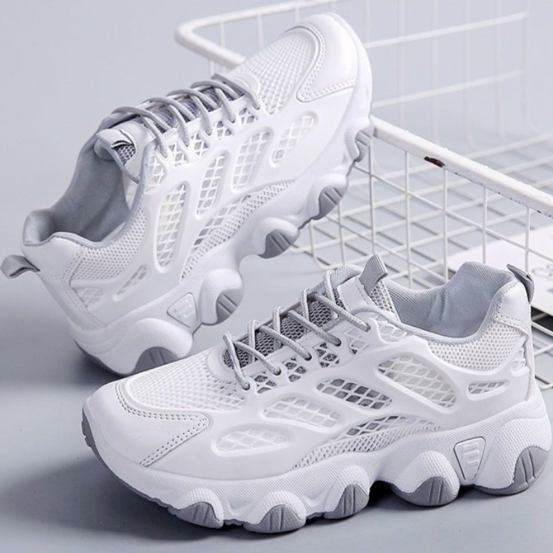 Breathable Mesh Chunky Sneaker - Guipure Lace Panel recension och pris