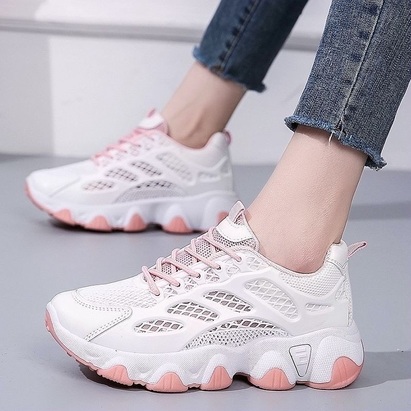 Breathable Mesh Chunky Sneaker - Guipure Lace Panel recension och pris
