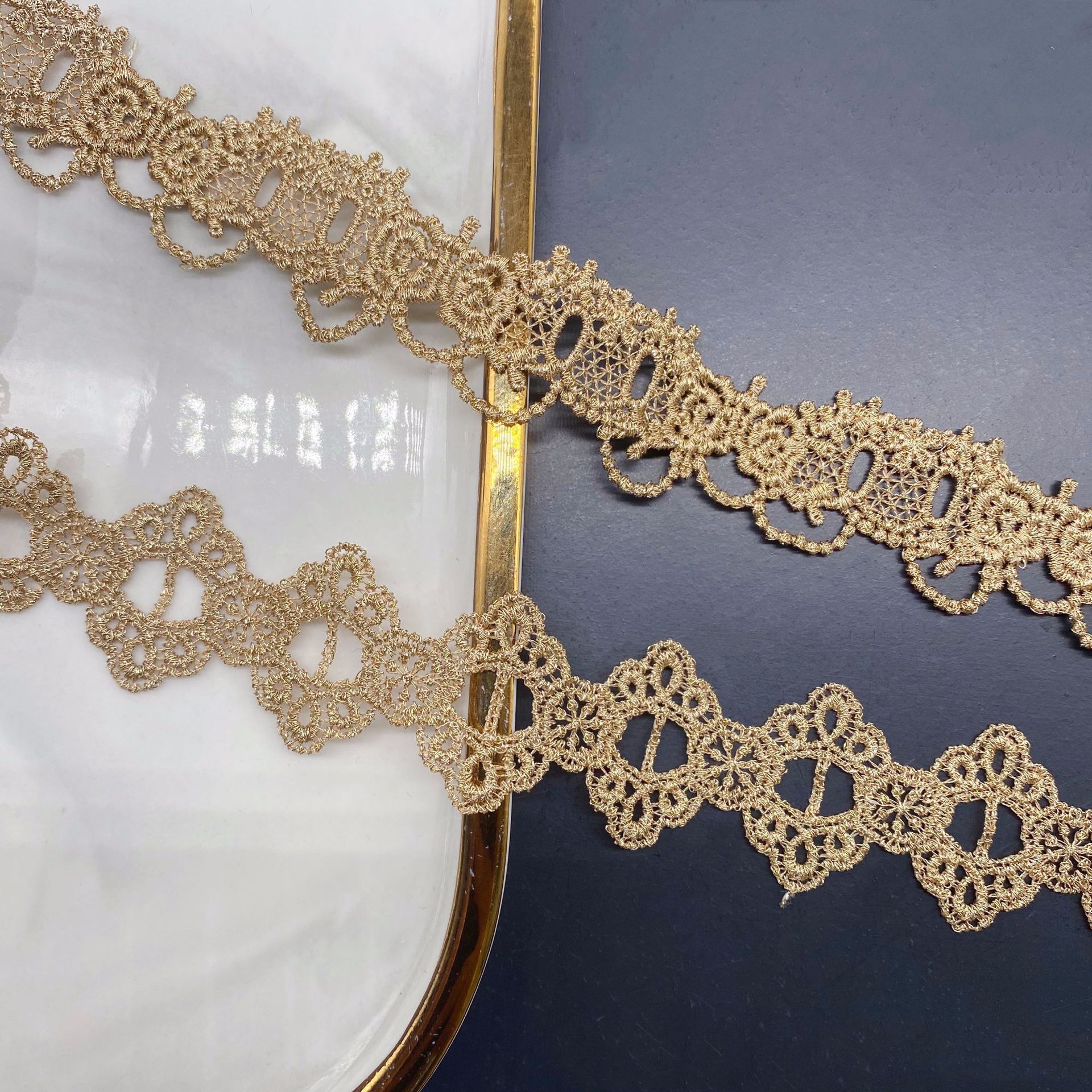 2yards Golden Embroidered Love - Lace Ribbon Trim recension och pris