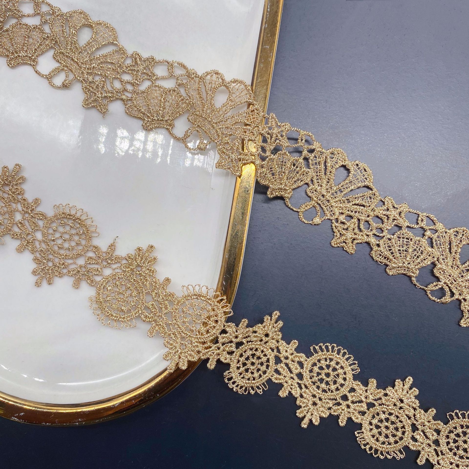 2yards Golden Embroidered Love - Lace Ribbon Trim recension och pris