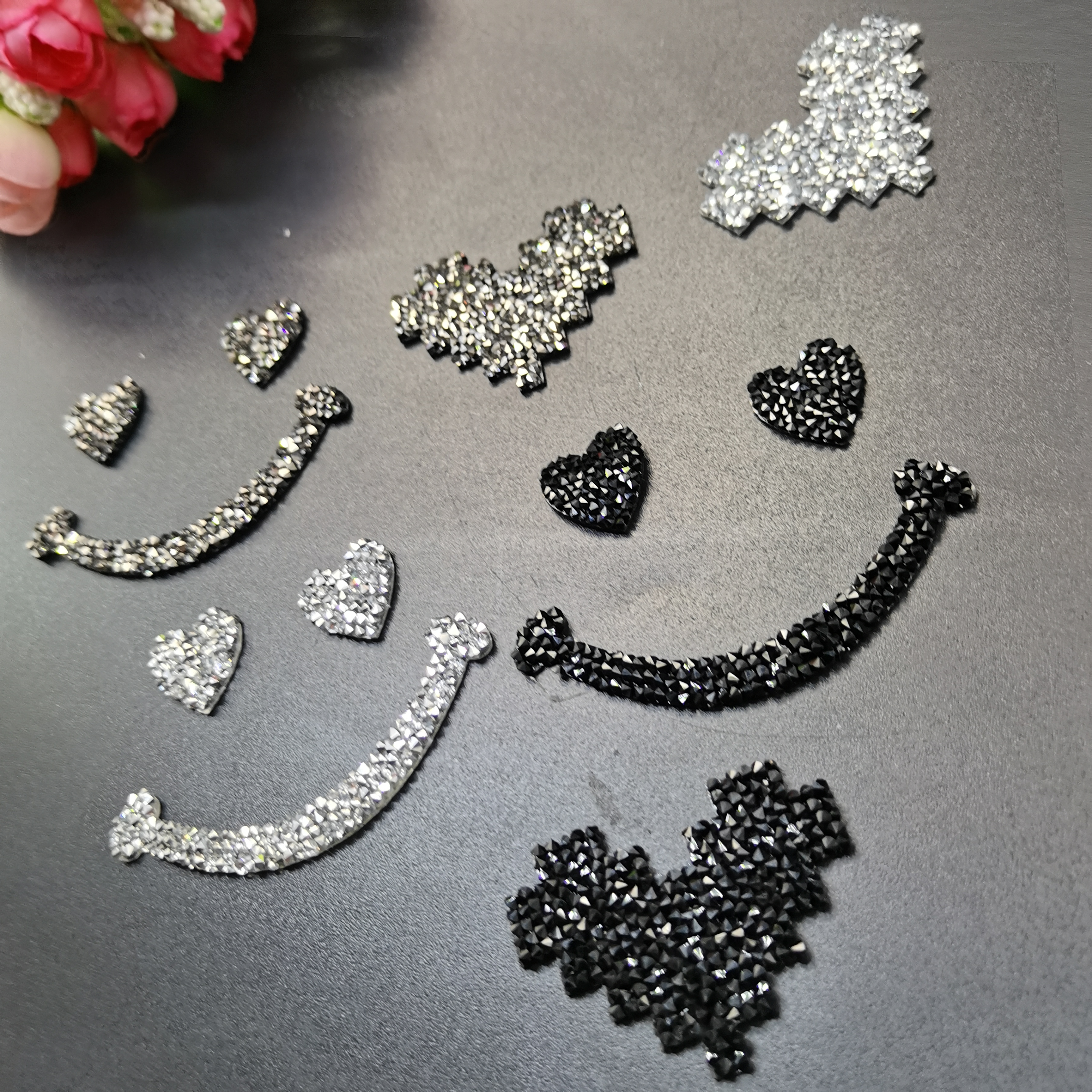 New 3colors Glitter Heart Smil - Hotfix Rhinestone Sheet recension och pris