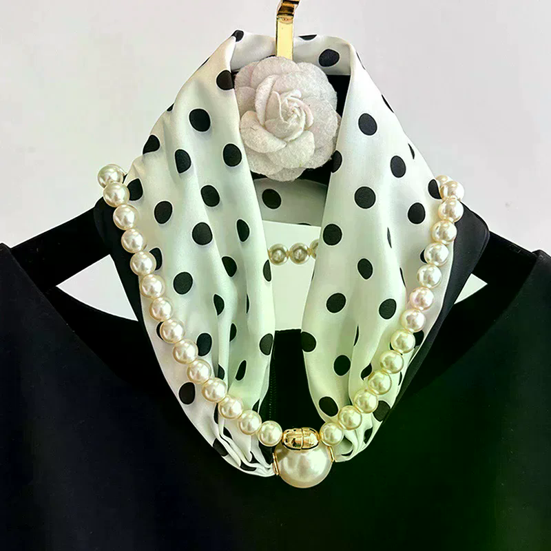 Magnetic Narrow Elegant Satins - Pearl Trim Chain recension och pris
