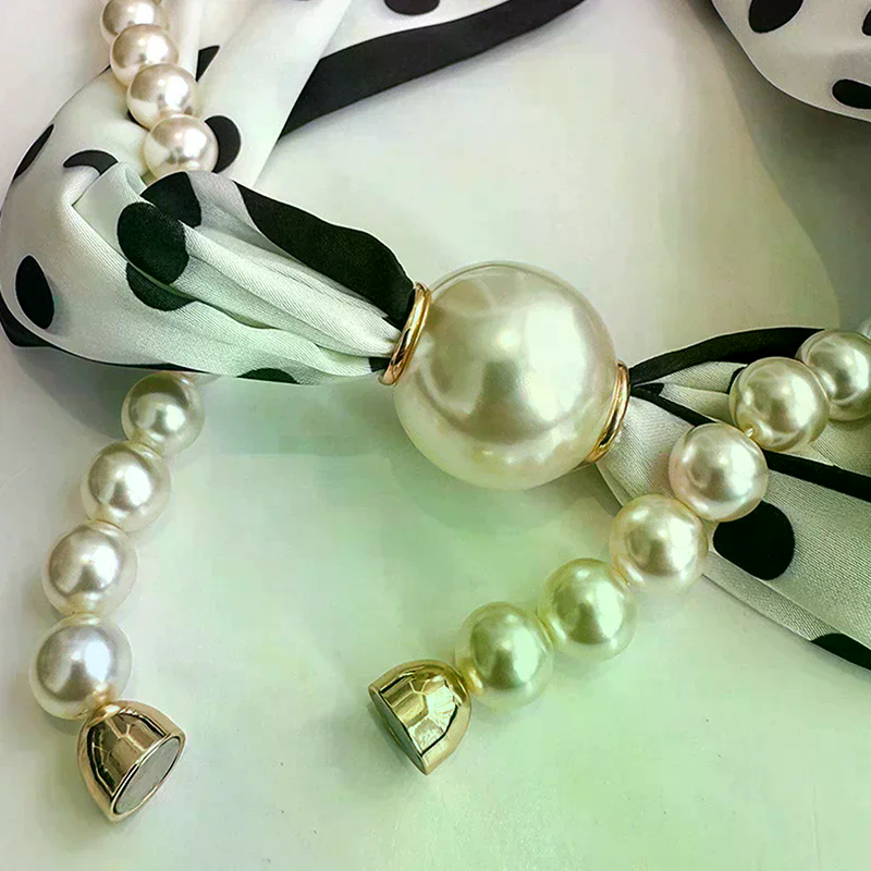 Magnetic Narrow Elegant Satins - Pearl Trim Chain recension och pris