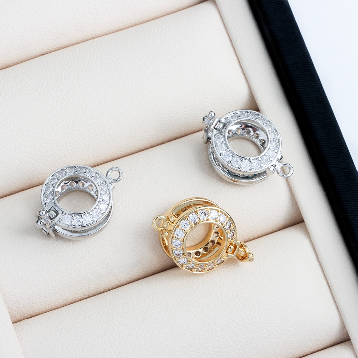 18K Real Gold-plated Zircon Ro - Pearl Trim Chain recension och pris