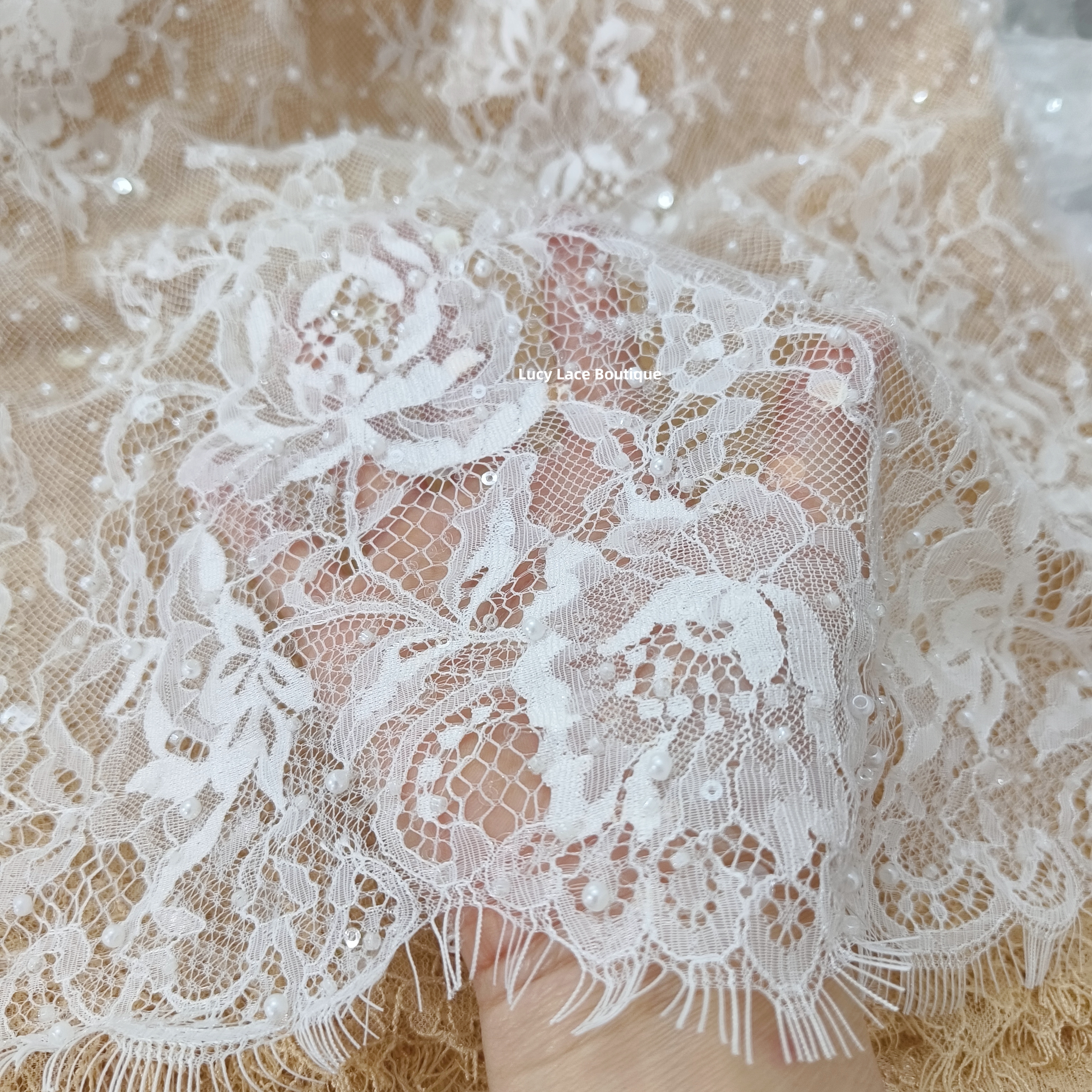 1 Panel 1.5M Wide 3M Long Off  - Sequin Fabric Panel recension och pris